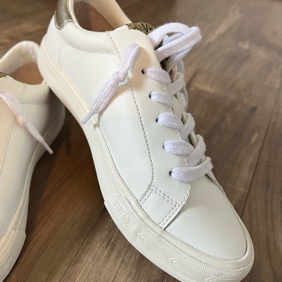 Vintage Havana Low Top Sneaker - Picture 4 of 14